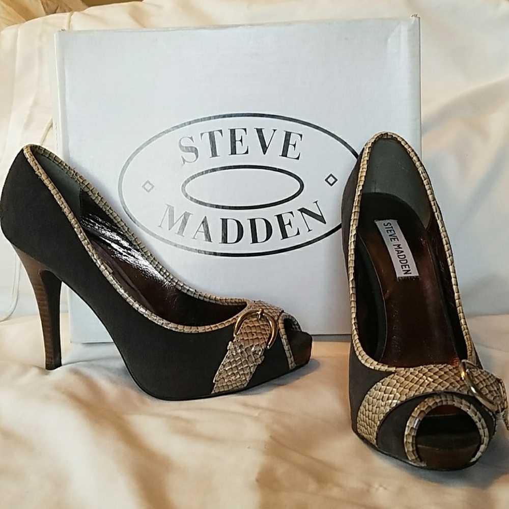 Steve Madden suede heels